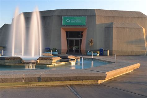 Front of the Lawrence Hall of Science, with a fountain.